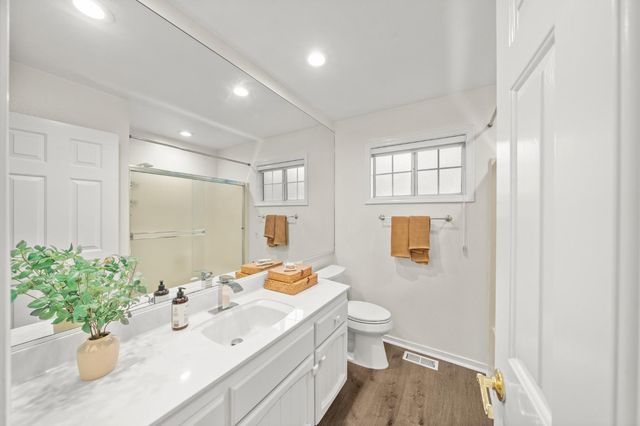 23493 Rolling Hills Ct, Auburn, CA 95602