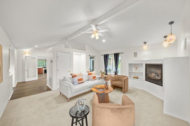 23493 Rolling Hills Ct, Auburn, CA 95602