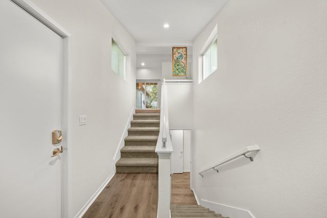 23493 Rolling Hills Ct, Auburn, CA 95602