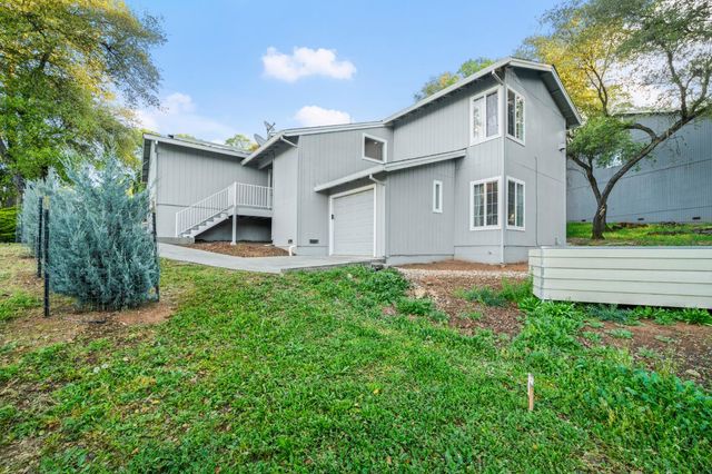 23493 Rolling Hills Ct, Auburn, CA 95602