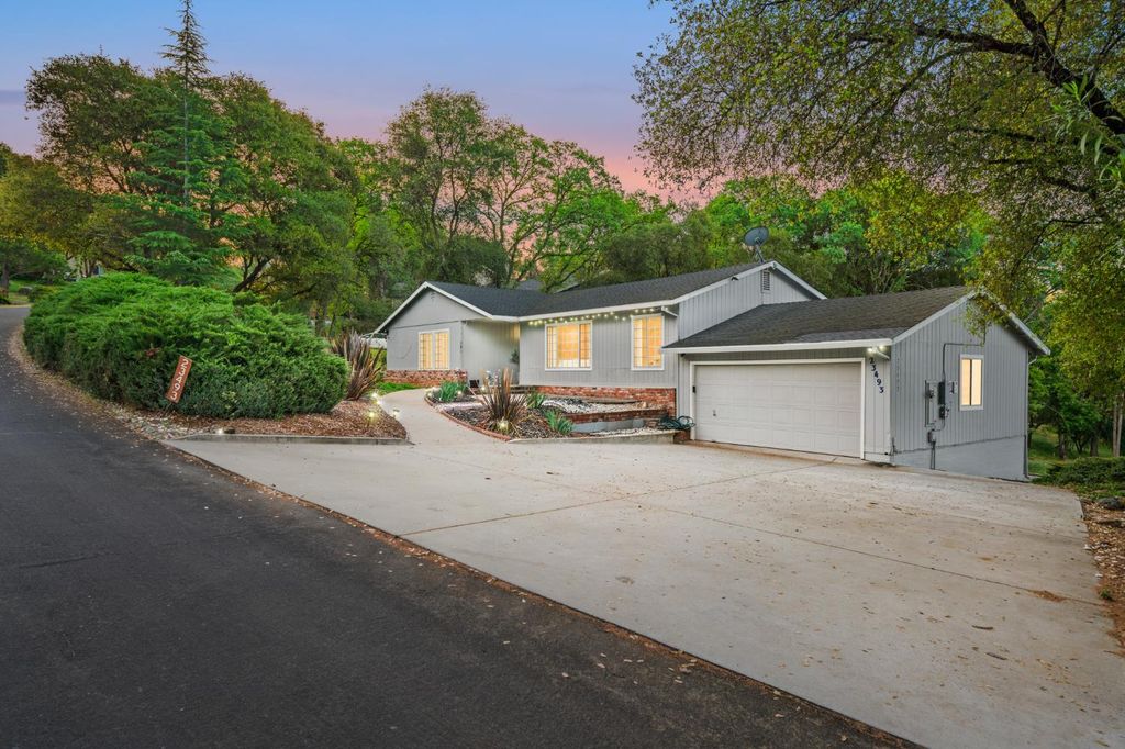 23493 Rolling Hills Ct, Auburn, CA 95602