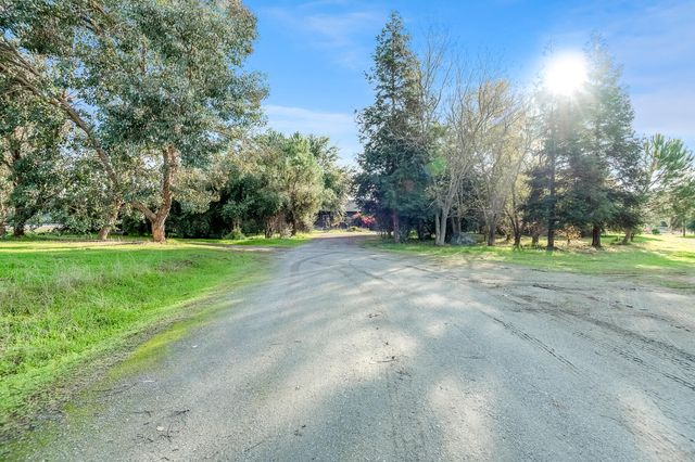 31361 Palm Drive, Exeter, CA 93221