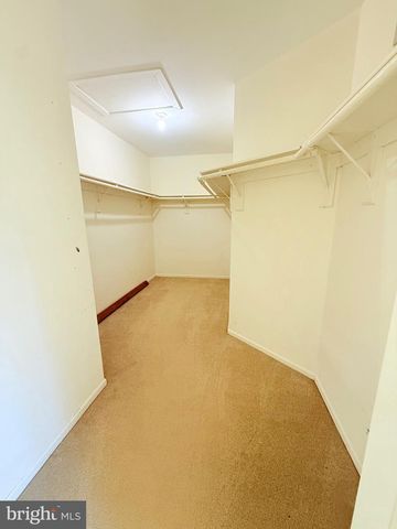 4 CEDAR CT, Princeton Junction, NJ 08550