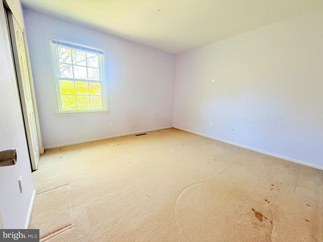 4 CEDAR CT, Princeton Junction, NJ 08550