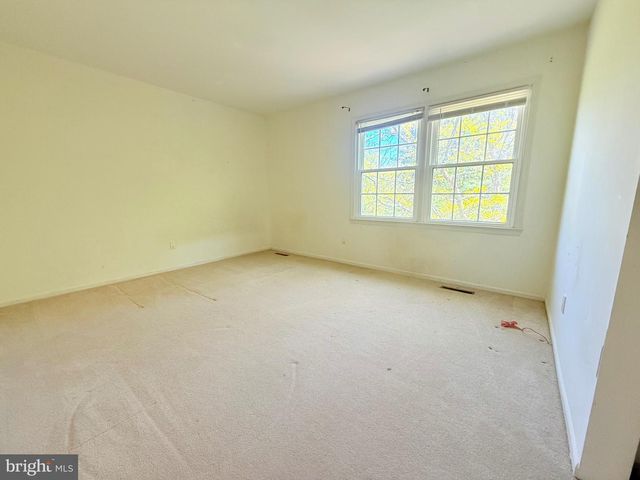 4 CEDAR CT, Princeton Junction, NJ 08550