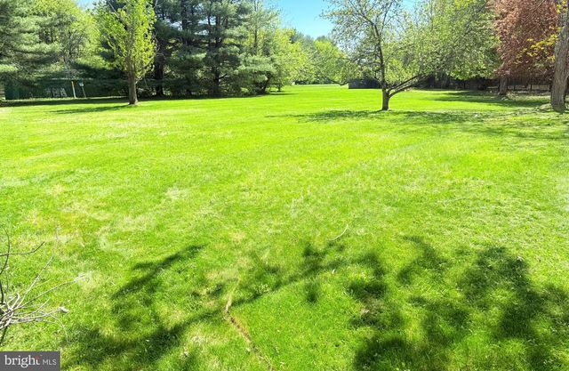 4 CEDAR CT, Princeton Junction, NJ 08550