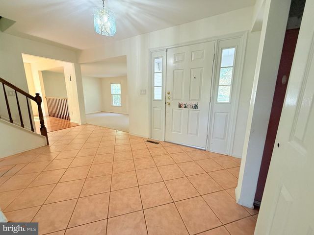 4 CEDAR CT, Princeton Junction, NJ 08550