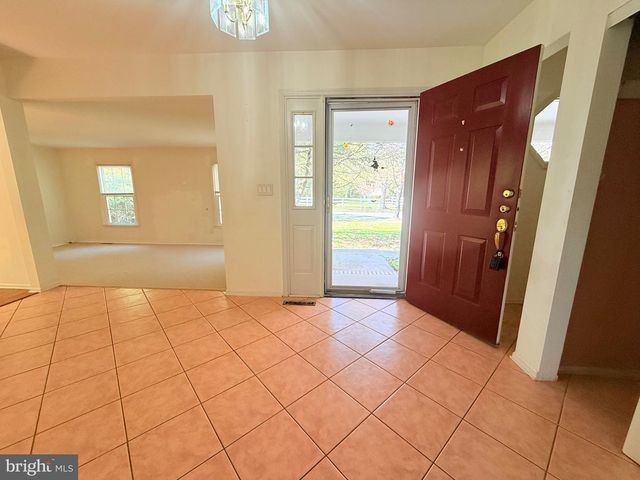 4 CEDAR CT, Princeton Junction, NJ 08550