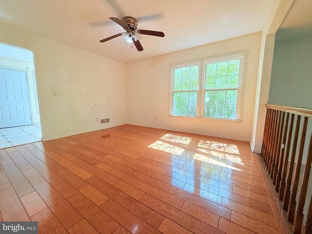 4 CEDAR CT, Princeton Junction, NJ 08550