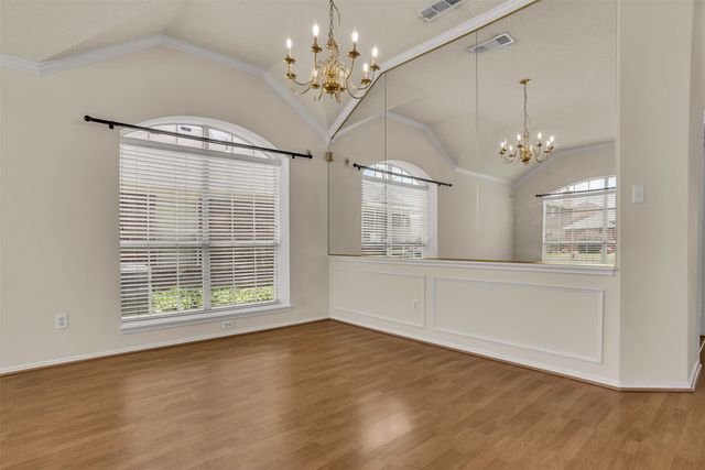 5621 Creekhollow Drive, Arlington, TX 76018