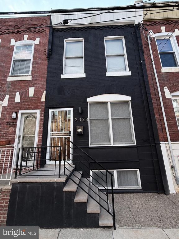 2328 S WARNOCK ST, PHILADELPHIA, PA 19148 — exterior