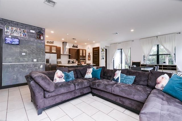 15901 SW 136th Way, Miami, FL 33196