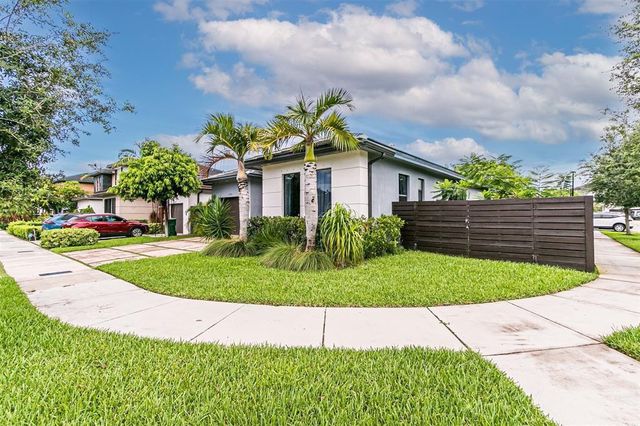 15901 SW 136th Way, Miami, FL 33196