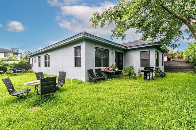 15901 SW 136th Way, Miami, FL 33196