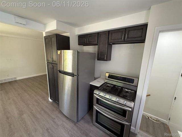 5363 Culver Street, Dearborn Heights, MI 48125