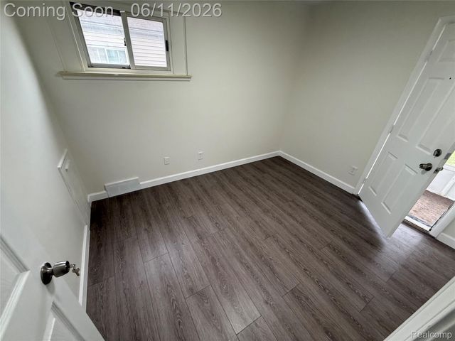 5363 Culver Street, Dearborn Heights, MI 48125