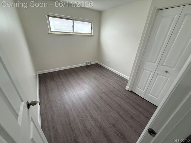 5363 Culver Street, Dearborn Heights, MI 48125