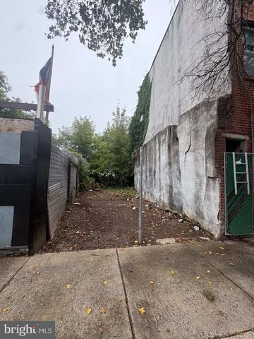 2433 N LAWRENCE ST, Philadelphia, PA 19133