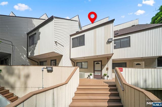 101 State Rt 5 302, Edgewater, NJ 07020