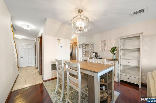 101 State Rt 5 302, Edgewater, NJ 07020