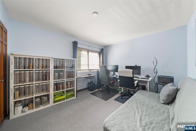 101 State Rt 5 302, Edgewater, NJ 07020