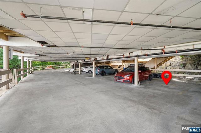 101 State Rt 5 302, Edgewater, NJ 07020