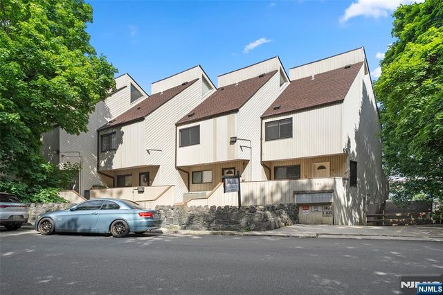 101 State Rt 5 302, Edgewater, NJ 07020