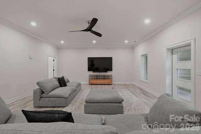 4547 Emory Lane, Charlotte, NC 28211
