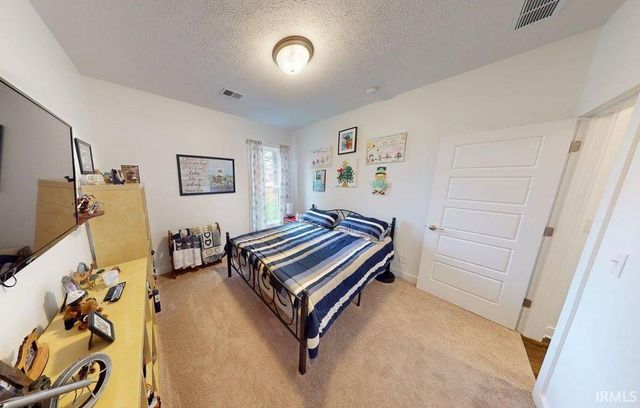 106 W Raider Court, Huntingburg, IN 47542