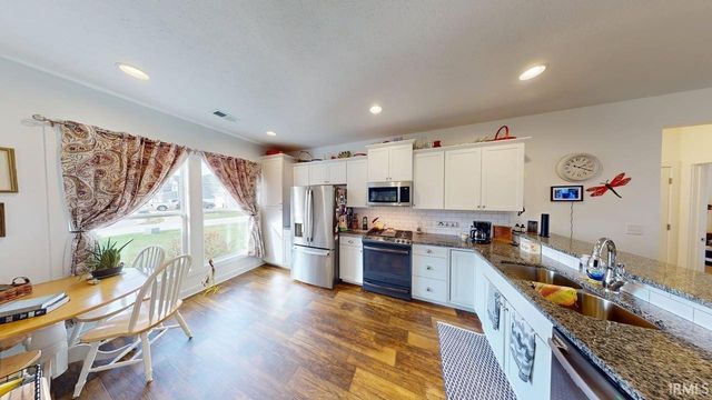 106 W Raider Court, Huntingburg, IN 47542