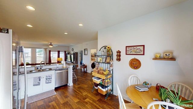 106 W Raider Court, Huntingburg, IN 47542