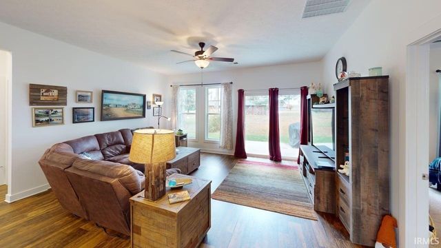 106 W Raider Court, Huntingburg, IN 47542