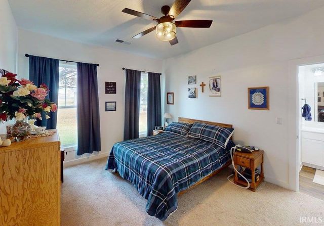 106 W Raider Court, Huntingburg, IN 47542