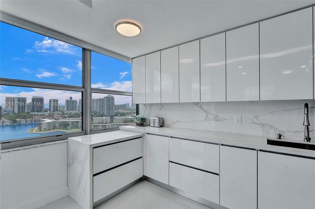 18041 Biscayne Blvd 1804, Aventura, FL 33160