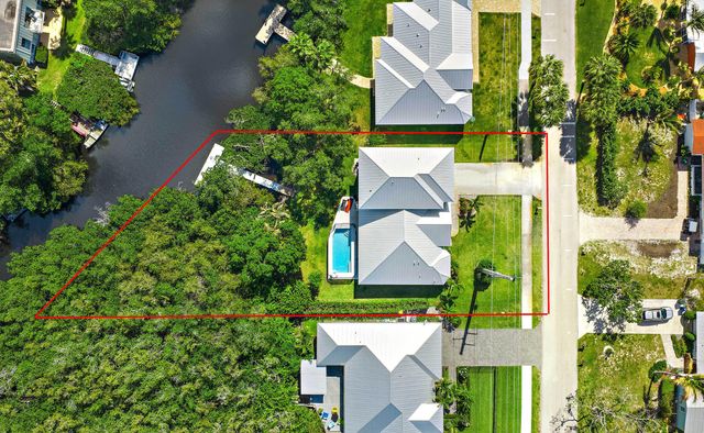 228 SW Indian Groves Drive, Stuart, FL 34994