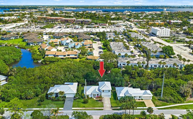 228 SW Indian Groves Drive, Stuart, FL 34994