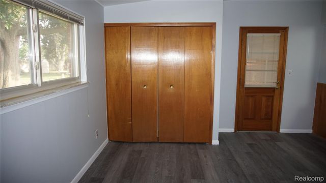 28644 Grobbel Avenue, Warren, MI 48092