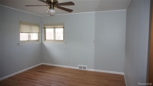 28644 Grobbel Avenue, Warren, MI 48092