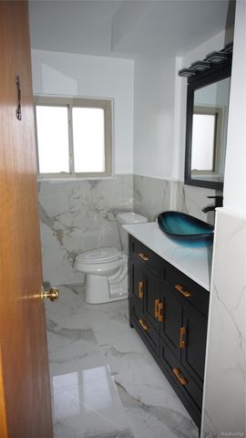 28644 Grobbel Avenue, Warren, MI 48092