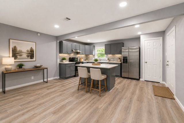 1106 E Strong Parkway, Grand Prairie, TX 75050