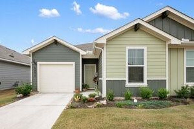 549 Arnold LOOP A, Kyle, TX 78640