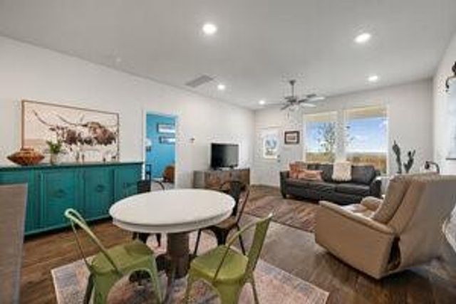 549 Arnold LOOP A, Kyle, TX 78640