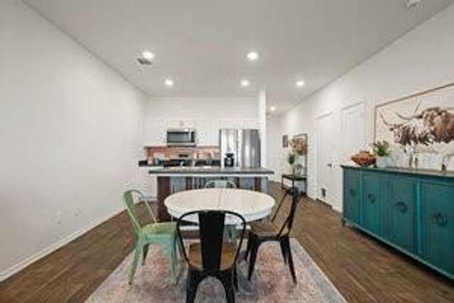 549 Arnold LOOP A, Kyle, TX 78640