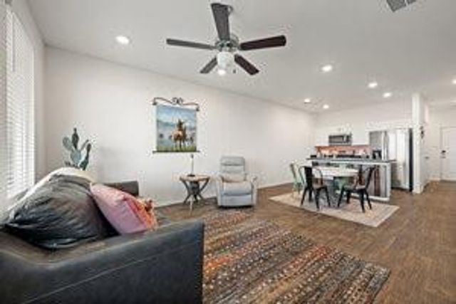 549 Arnold LOOP A, Kyle, TX 78640