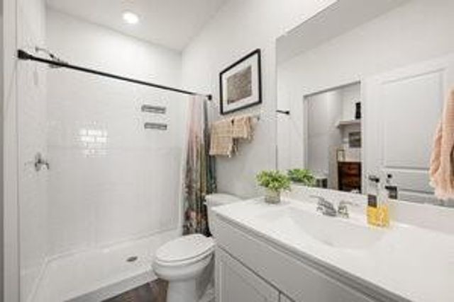 549 Arnold LOOP A, Kyle, TX 78640