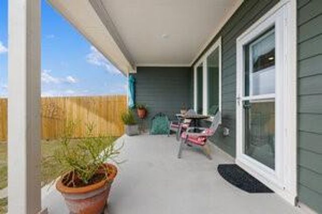 549 Arnold LOOP A, Kyle, TX 78640