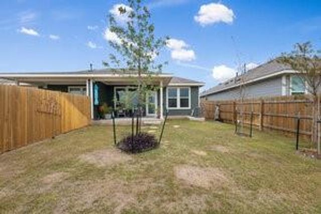 549 Arnold LOOP A, Kyle, TX 78640