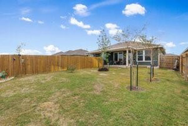 549 Arnold LOOP A, Kyle, TX 78640