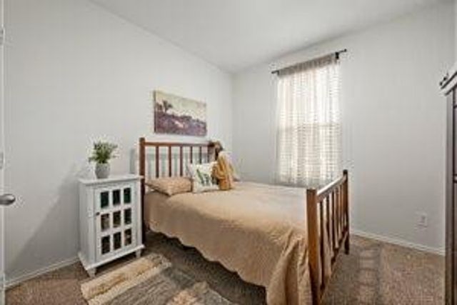 549 Arnold LOOP A, Kyle, TX 78640