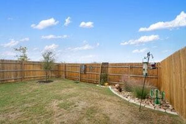 549 Arnold LOOP A, Kyle, TX 78640